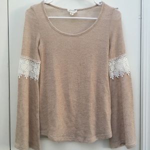 LA HEARTS BELL-SLEEVED KNIT TOP